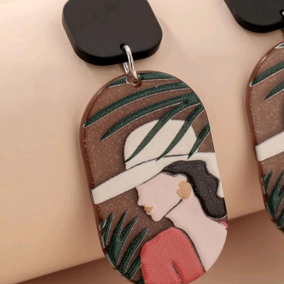 🍉5 for $25* Graphic Woman Earrings - Picture 3 of 3